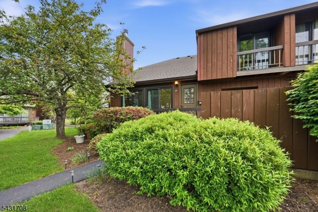 490 Auten Rd 4C, Hillsborough Twp., NJ 08844