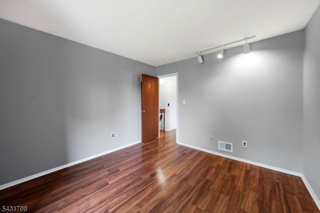 490 Auten Rd 4C, Hillsborough Twp., NJ 08844