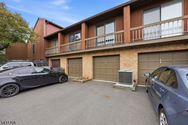 490 Auten Rd 4C, Hillsborough Twp., NJ 08844