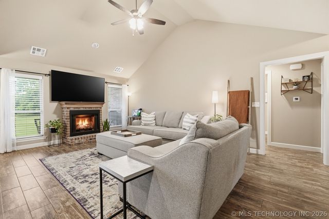 40 Osprey Drive, Sand Springs, OK 74063