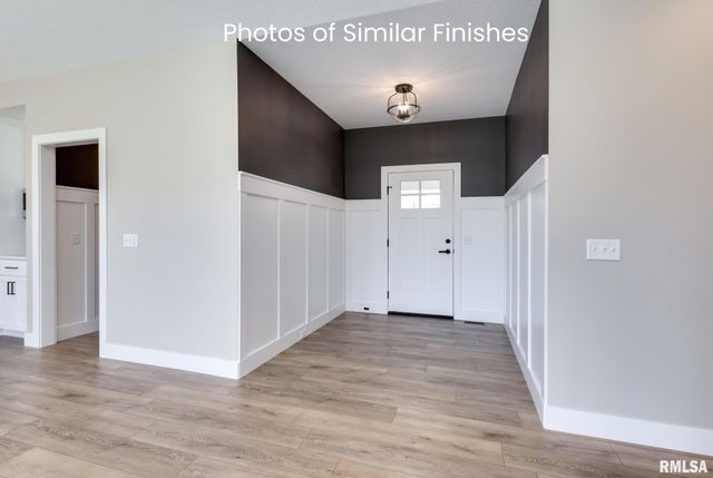 11 Viola Drive, Le Claire, IA 52753