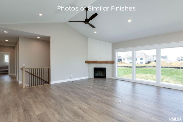 11 Viola Drive, Le Claire, IA 52753