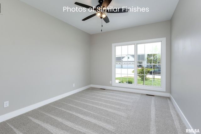 11 Viola Drive, Le Claire, IA 52753