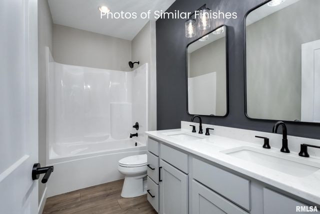 11 Viola Drive, Le Claire, IA 52753