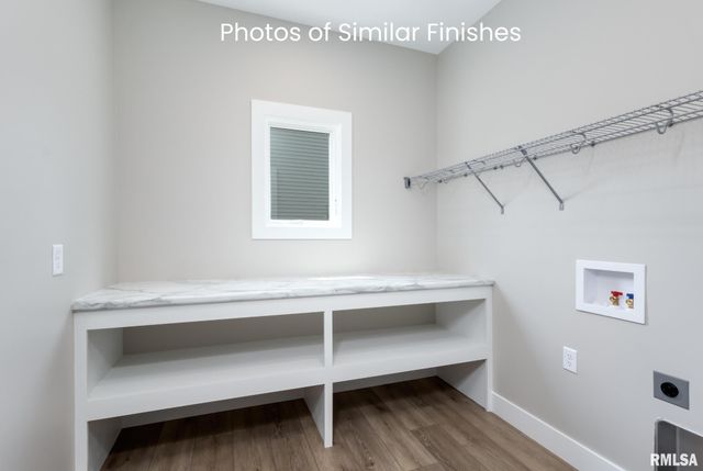 11 Viola Drive, Le Claire, IA 52753