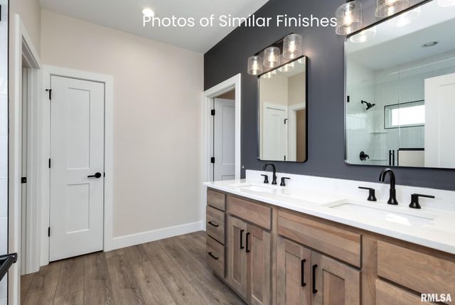 11 Viola Drive, Le Claire, IA 52753