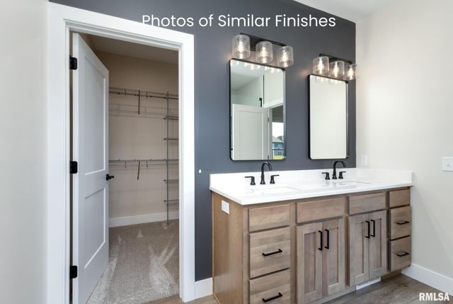 11 Viola Drive, Le Claire, IA 52753