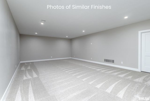 11 Viola Drive, Le Claire, IA 52753