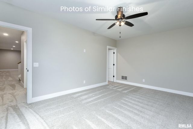 11 Viola Drive, Le Claire, IA 52753