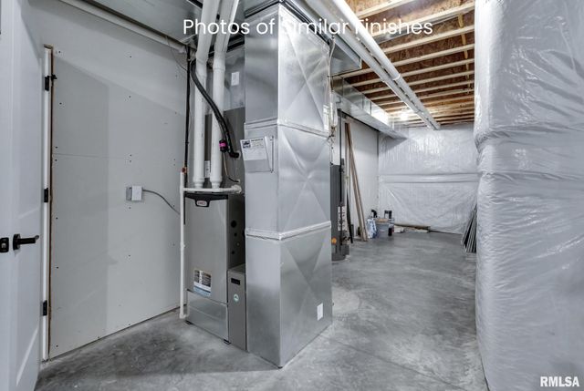 11 Viola Drive, Le Claire, IA 52753