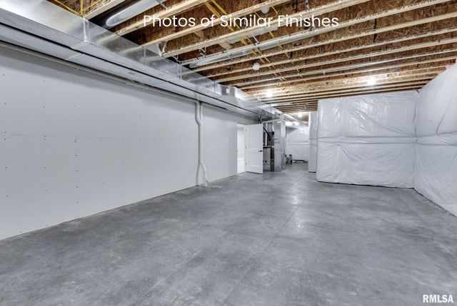 11 Viola Drive, Le Claire, IA 52753