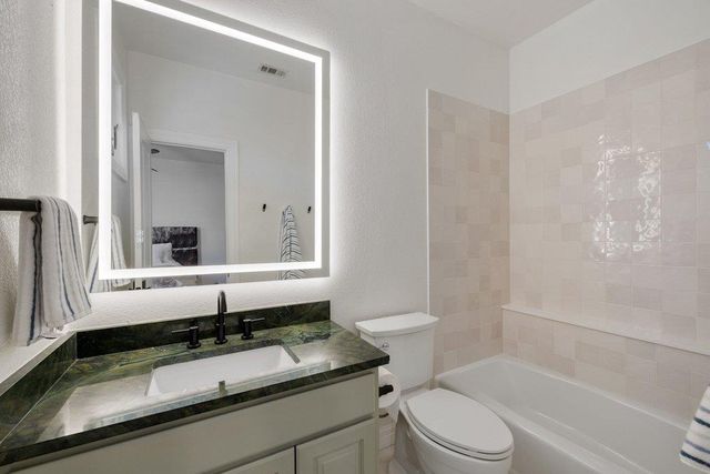 2009 Winsted LN A, Austin, TX 78703