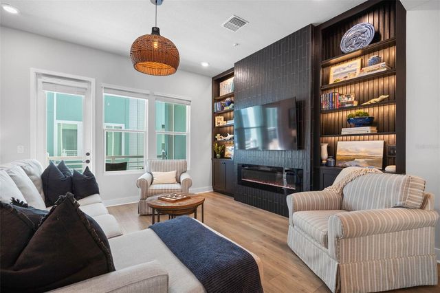 2843 1ST AVENUE S, St Petersburg, FL 33712