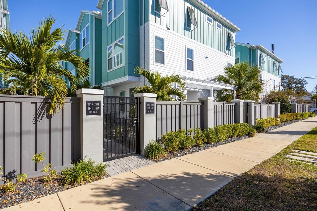 2843 1ST AVENUE S, St Petersburg, FL 33712