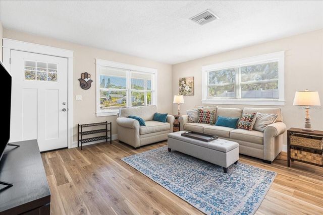 5200 6TH AVENUE S, St Petersburg, FL 33707