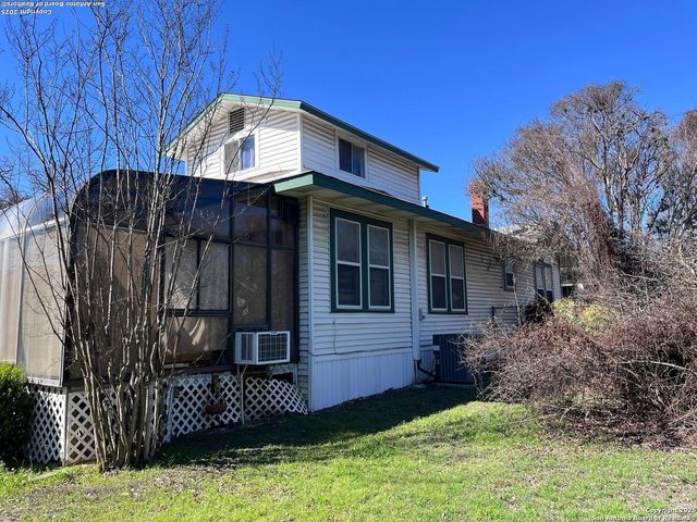 106 Preston, San Antonio, TX 78210