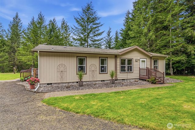 1047 Beaver Creek Road, Cathlamet, WA 98612