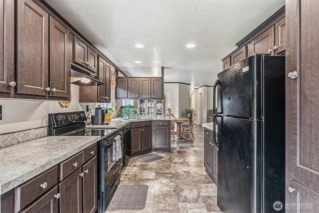 1047 Beaver Creek Road, Cathlamet, WA 98612