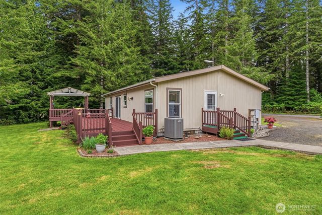 1047 Beaver Creek Road, Cathlamet, WA 98612