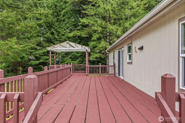 1047 Beaver Creek Road, Cathlamet, WA 98612