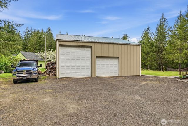 1047 Beaver Creek Road, Cathlamet, WA 98612