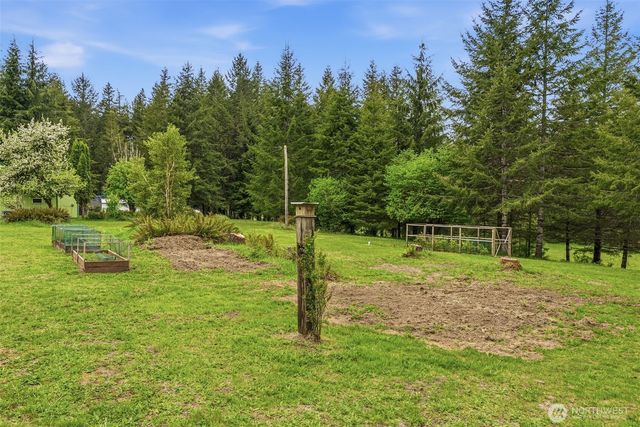 1047 Beaver Creek Road, Cathlamet, WA 98612