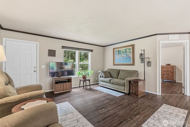 1047 Beaver Creek Road, Cathlamet, WA 98612