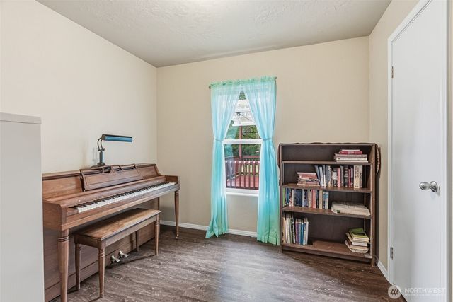 1047 Beaver Creek Road, Cathlamet, WA 98612