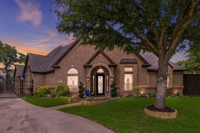 8953 Stratford Drive, North Richland Hills, TX 76182