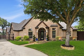 8953 Stratford Drive, North Richland Hills, TX 76182