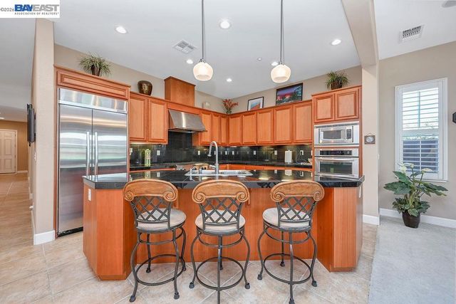 1236 Sheldon Dr, Brentwood, CA 94513