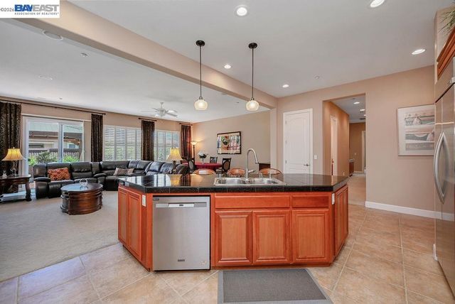 1236 Sheldon Dr, Brentwood, CA 94513