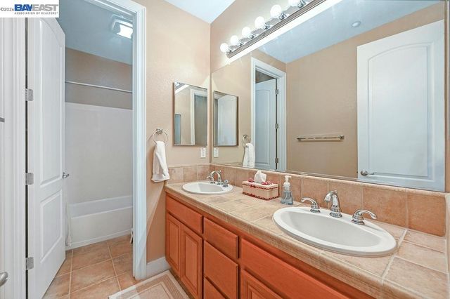 1236 Sheldon Dr, Brentwood, CA 94513
