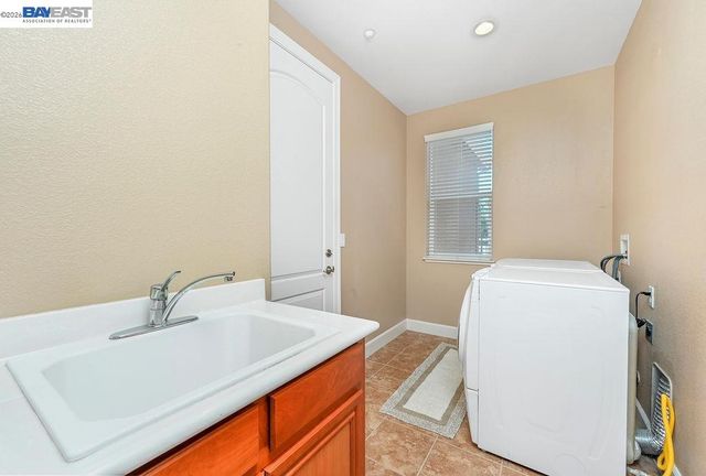 1236 Sheldon Dr, Brentwood, CA 94513