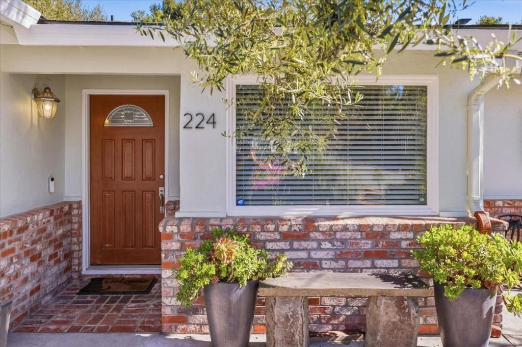 Image 4 of property listing at 224 Sierra Vista Court, Aptos, CA 95003