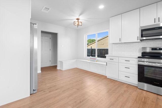 414 Hallmark Drive, Arlington, TX 76011