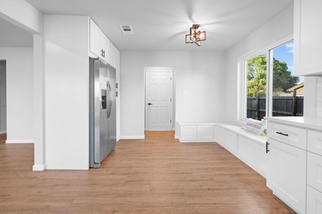 414 Hallmark Drive, Arlington, TX 76011