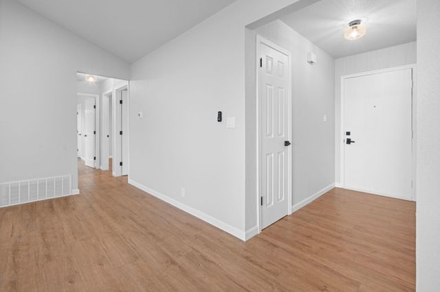 414 Hallmark Drive, Arlington, TX 76011