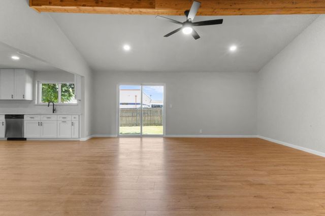 414 Hallmark Drive, Arlington, TX 76011
