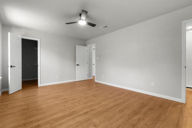 414 Hallmark Drive, Arlington, TX 76011