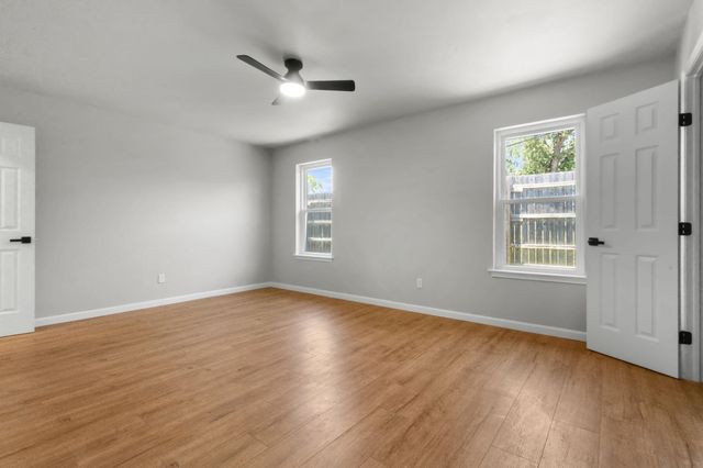 414 Hallmark Drive, Arlington, TX 76011