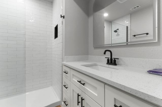 414 Hallmark Drive, Arlington, TX 76011