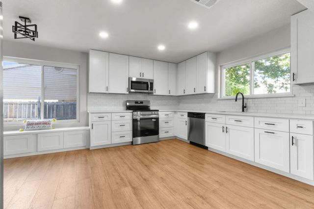 414 Hallmark Drive, Arlington, TX 76011
