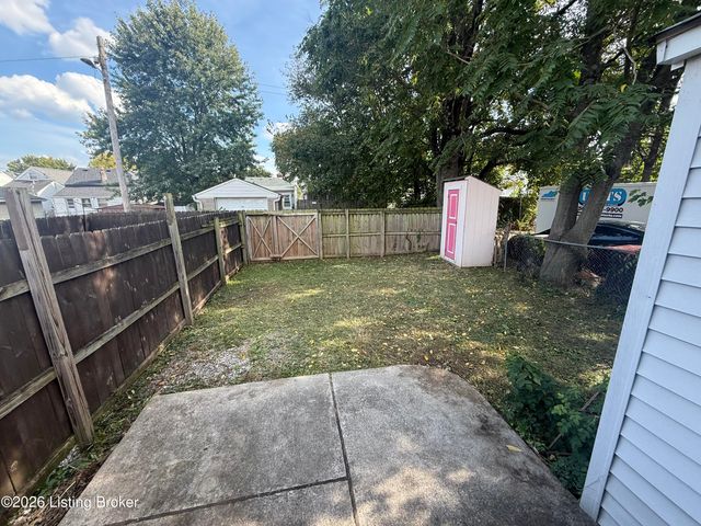 652 Lynn St, Louisville, KY 40217