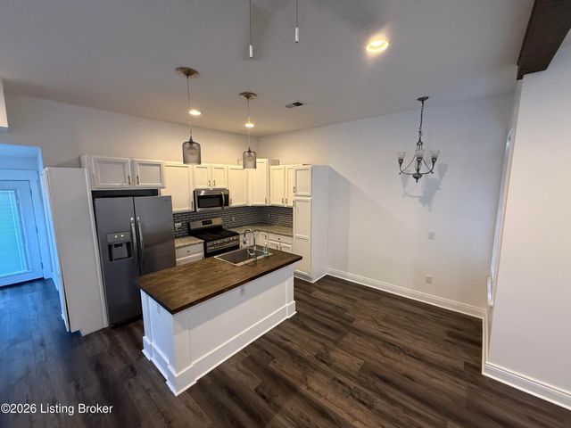 652 Lynn St, Louisville, KY 40217