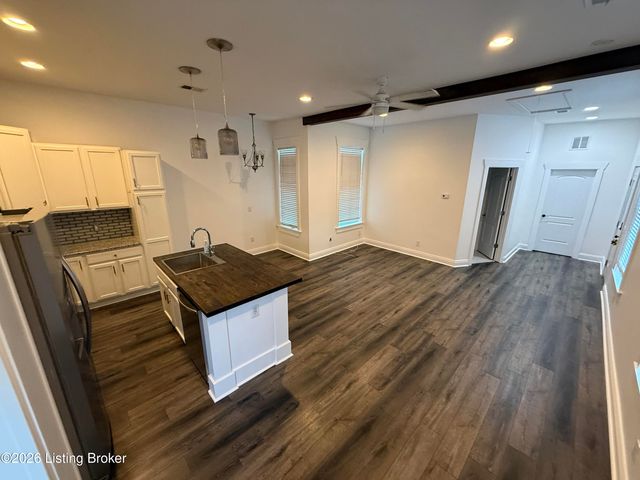 652 Lynn St, Louisville, KY 40217