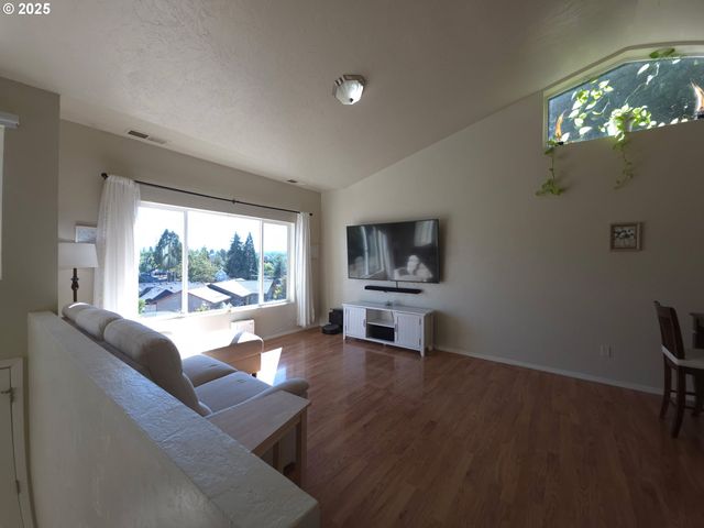 340 KALAPUYA Way, Cottage Grove, OR 97424