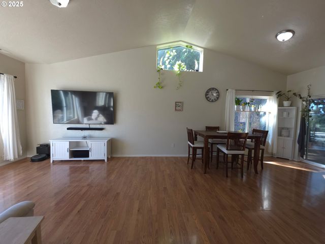 340 KALAPUYA Way, Cottage Grove, OR 97424