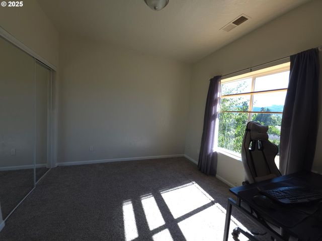 340 KALAPUYA Way, Cottage Grove, OR 97424