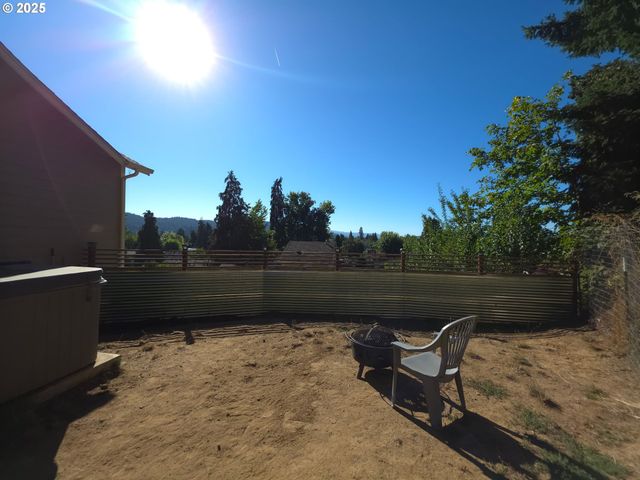 340 KALAPUYA Way, Cottage Grove, OR 97424